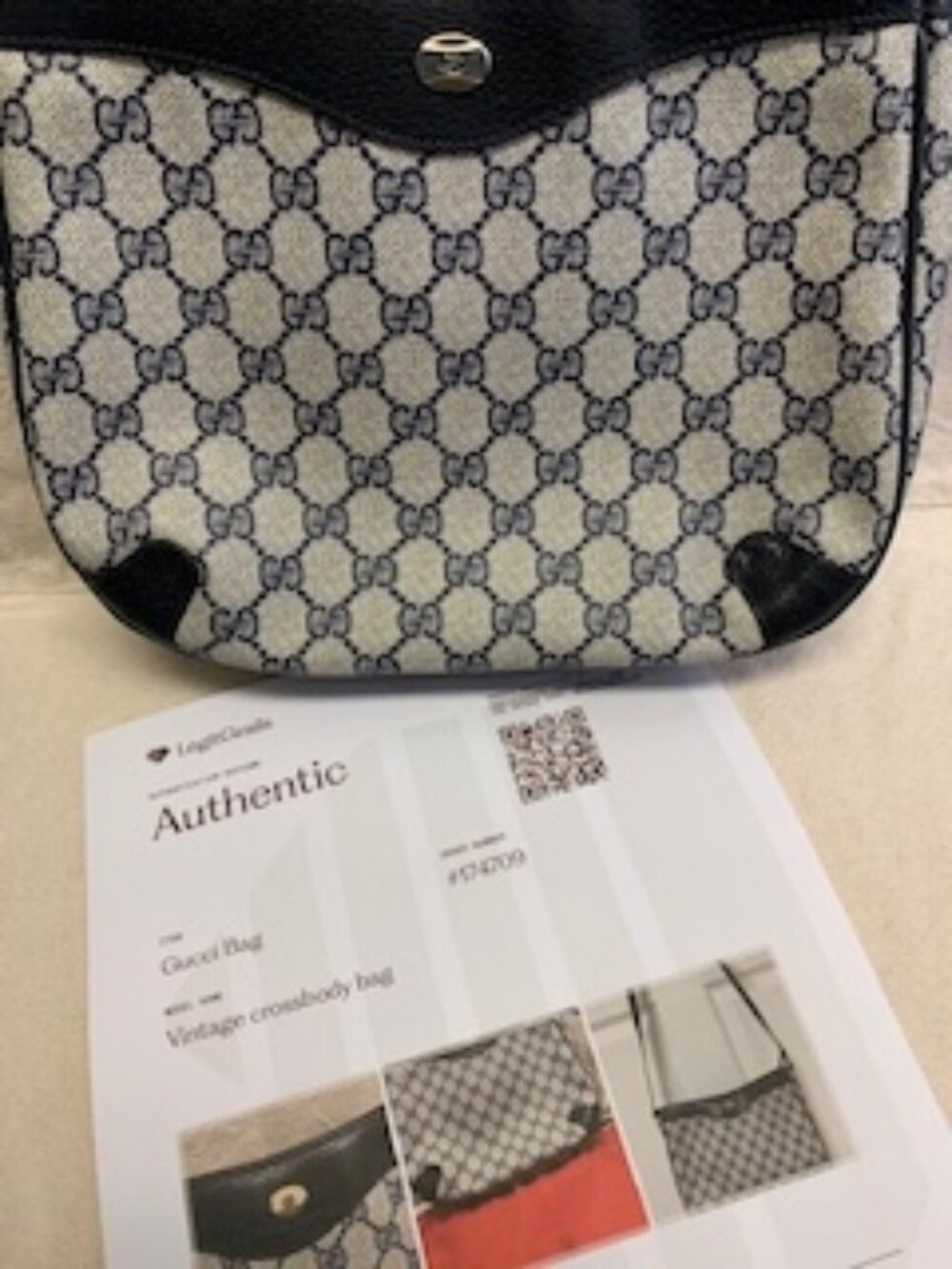 Vintage Gucci Navy GG supreme canvas crossbody bag - Picture 2 of 14